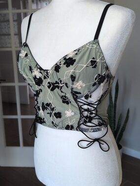 Romwe Fairycore Floral Embroidered Lace Cami Top Size Large
